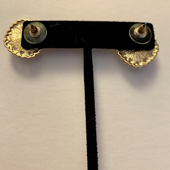 Stud Classic Earrings - Picture 4 of 5